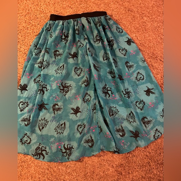 D-Signed Disney Skirt with black overlay Shorts😎 - Picture 2 of 6